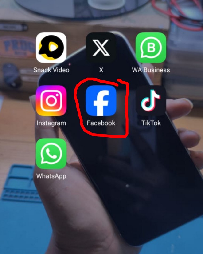 buka aplikasi facebook