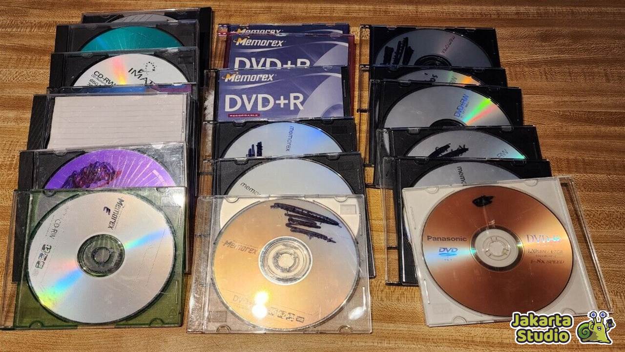 Perbedaan DVD R dan RW